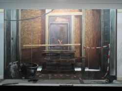 Baustelle-Ausgang-Schneller (Installationsansicht "Schau Fenster", Berlin), 2010 | 250 x 400 cm | Öl, Eitempera auf Leinwand | Privatsammlung, Erlangen